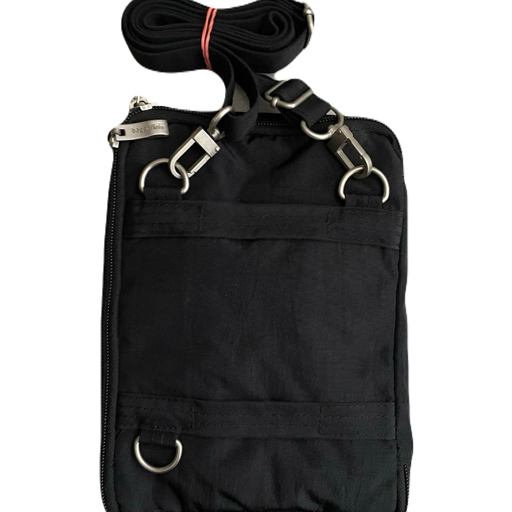 Baggallini Black Crossbody/Belt Bag - Picture 2 of 9